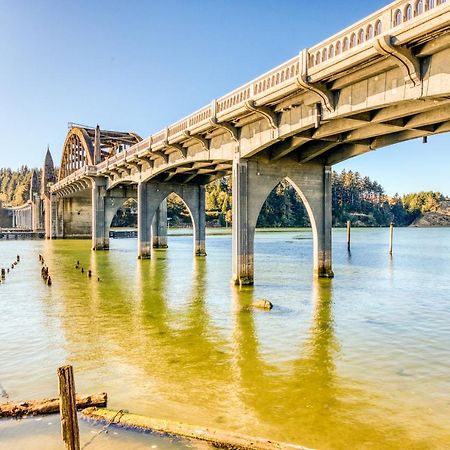 The Riverfront Florence Bagian luar foto