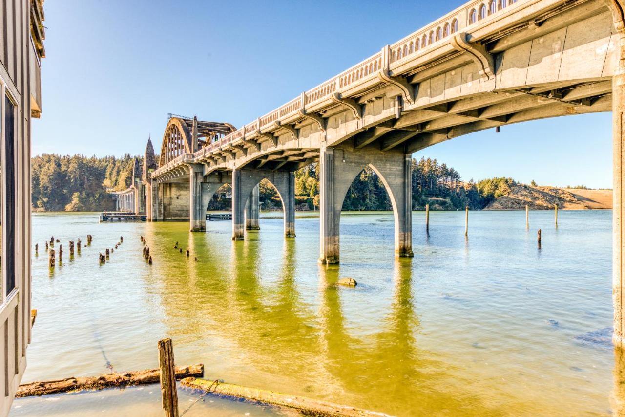 The Riverfront Florence Bagian luar foto