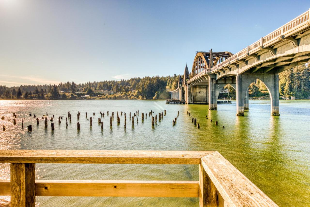 The Riverfront Florence Bagian luar foto