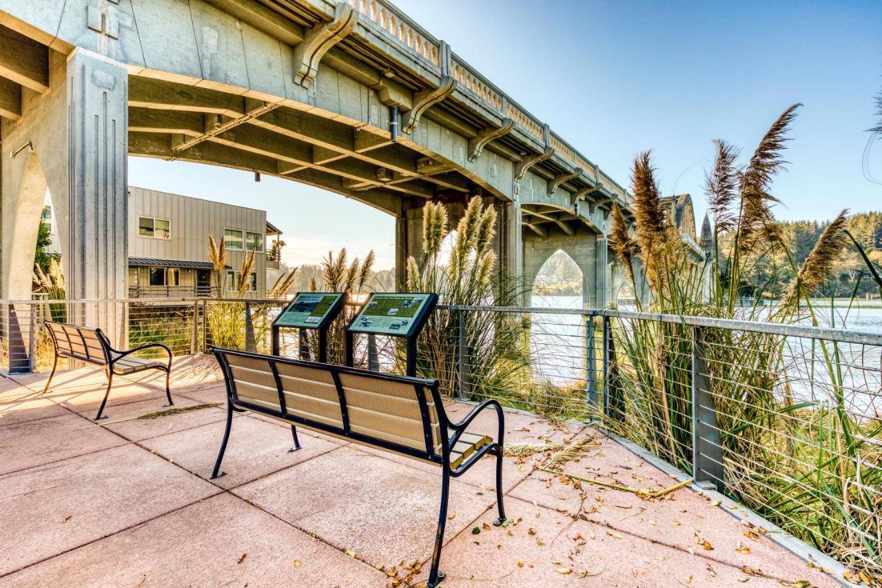 The Riverfront Florence Bagian luar foto